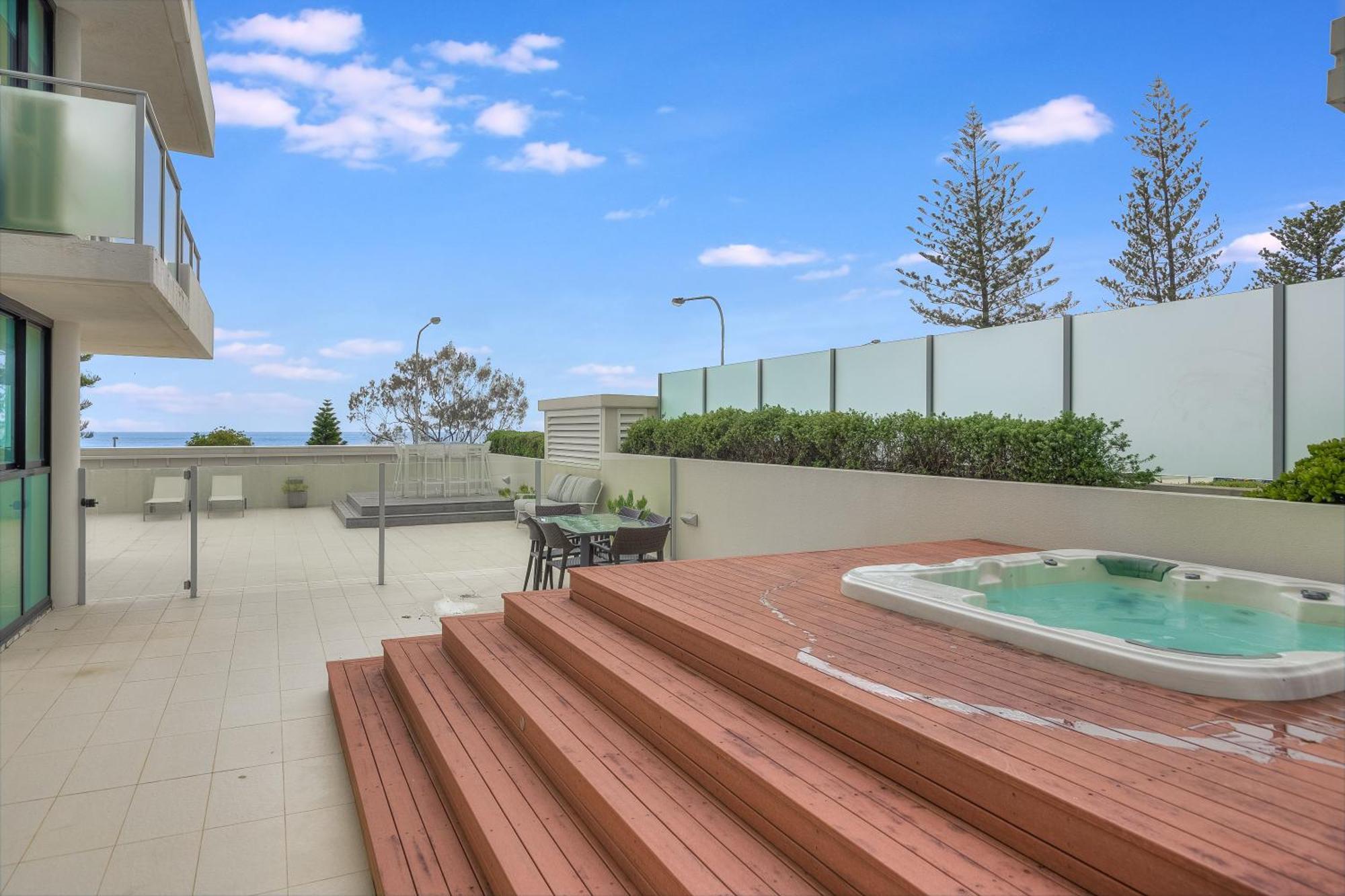 Aparthotel Pure Kirra Gold Coast Esterno foto