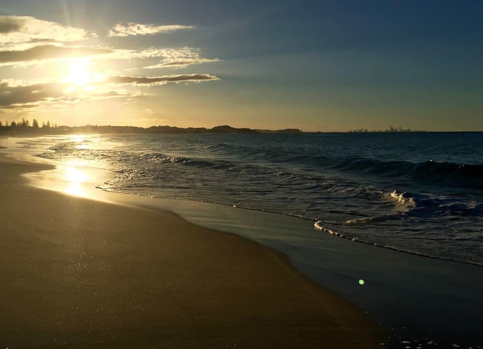 Aparthotel Pure Kirra Gold Coast Esterno foto