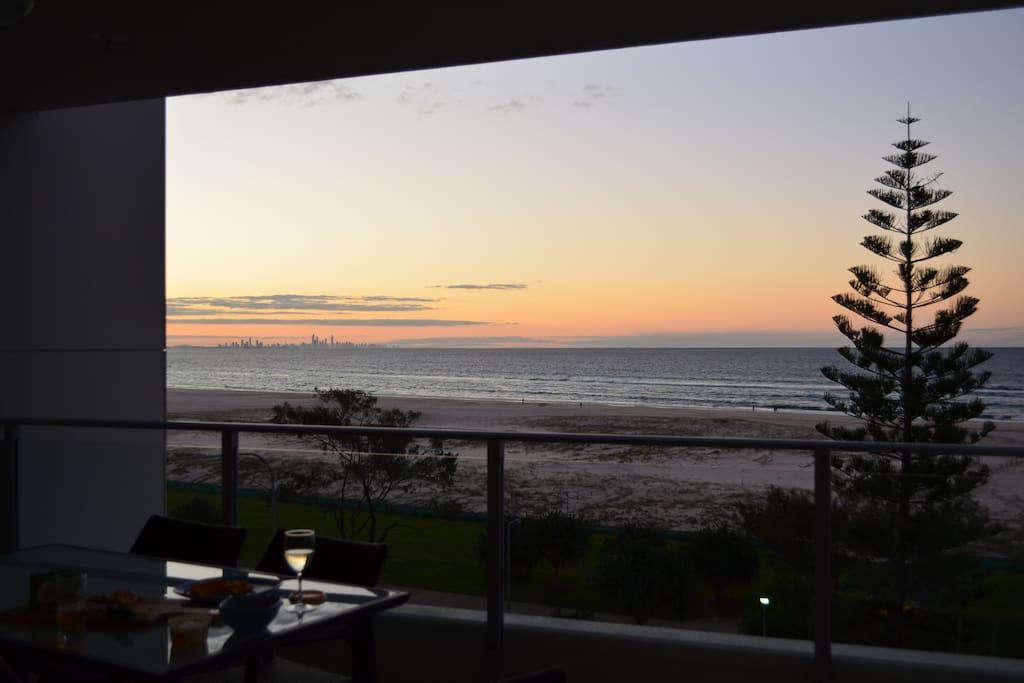 Aparthotel Pure Kirra Gold Coast Esterno foto